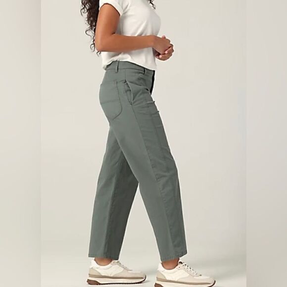 Lee Ultra Lux Mid Rise Relaxed Straight Leg Pant in Fort Green - Picture 2 of 4